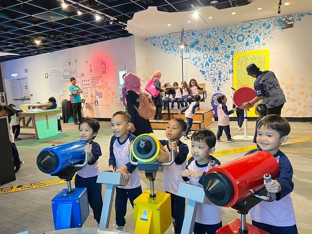 Cyberjaya Field Trip Day 2 Petrosains 2025: photo 4