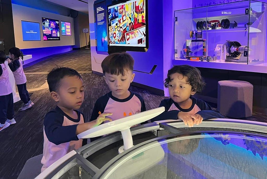 Cyberjaya Field Trip Day 2 Petrosains 2025: photo 7