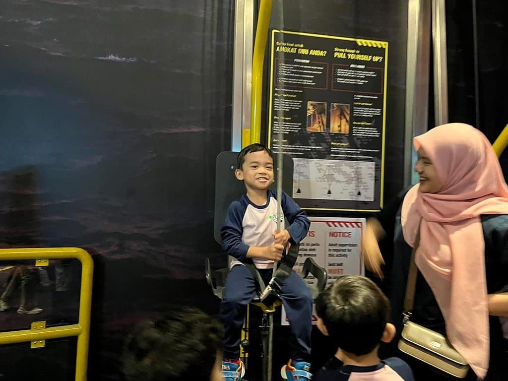 Putrajaya Field Trip Day 3 Petrosains 2025: photo 3