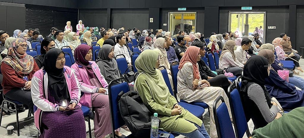 Parents Briefing by CEO: photo 1